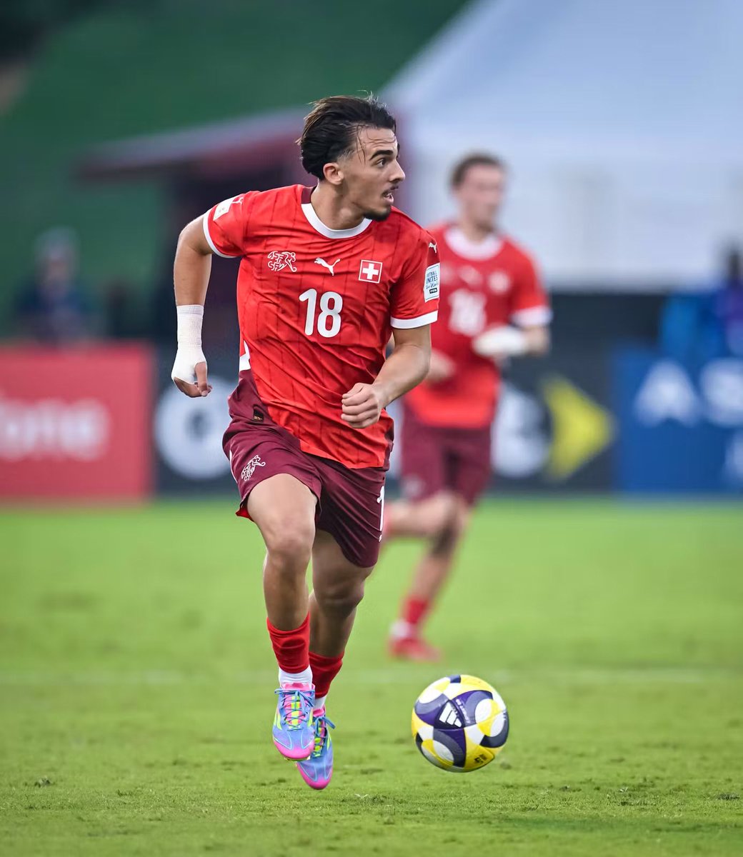 🚨 20minuten reports that FFK has contacted Adrien Llukes, a potential snatch from Switzerland 👀

The Kosovar-Swiss talent is shining at the U17 World Cup, but no positive answer yet… 

And at Sion, he plays alongside Kololli, Rrudhani &amp; Nivokazi. 🇽🇰😉