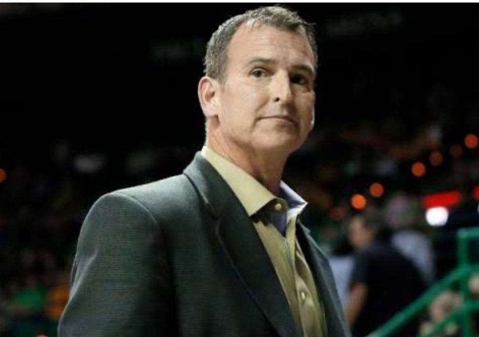 Pete Thamel tweet media