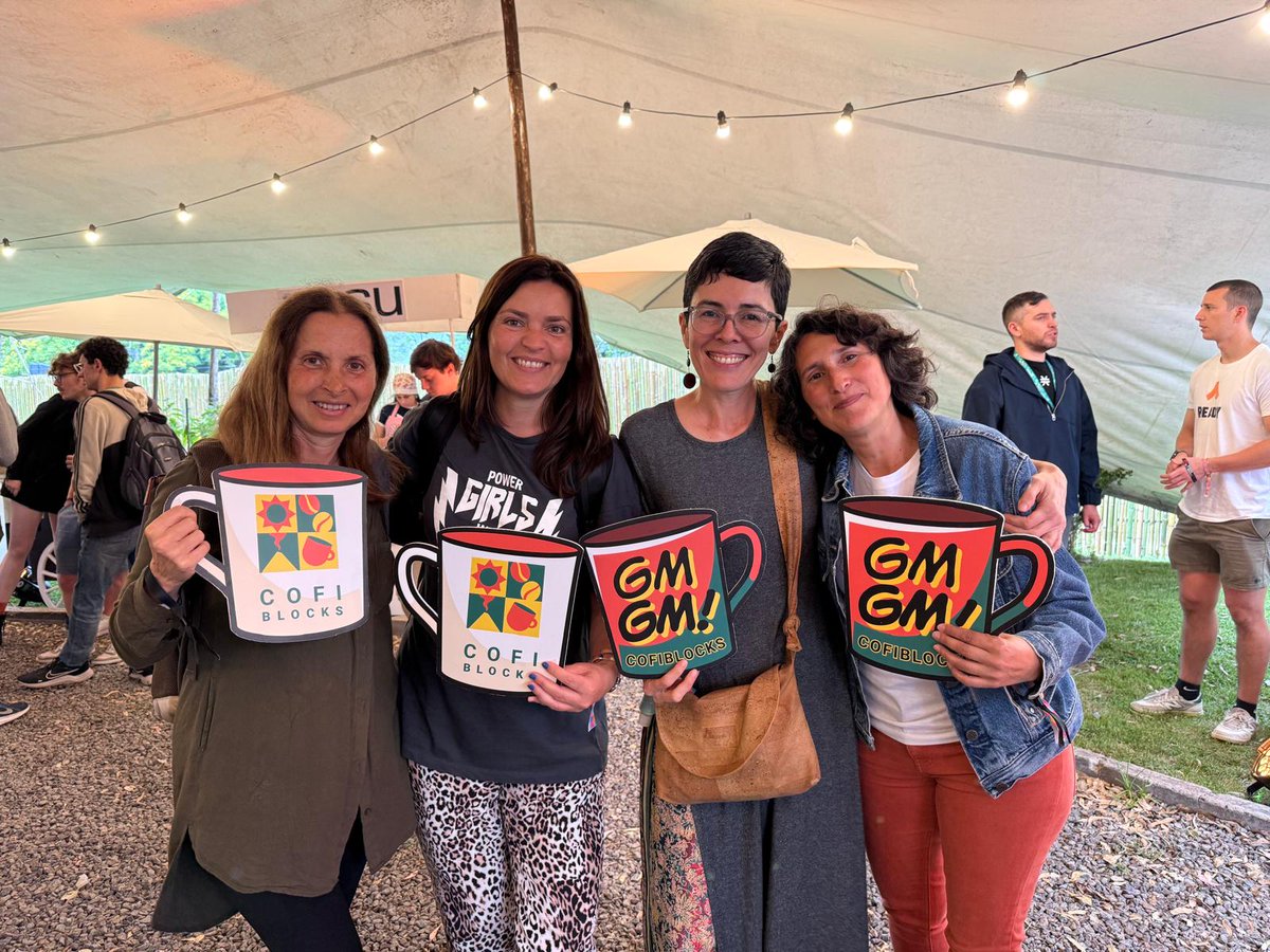 La vida te trae gente linda para compartir el viaje... como <a href="/LorenaErcar/">Lorena Erbure C.</a> 💚 gracias por estar ahí para apoyar a <a href="/CofiBlocks/">CofiBlocks</a> y que orgullo de vos y de tu liderazgo con <a href="/ActivaChain/">Activa Chain</a> lindo conocer a tu equipo de mujeres transformando web3