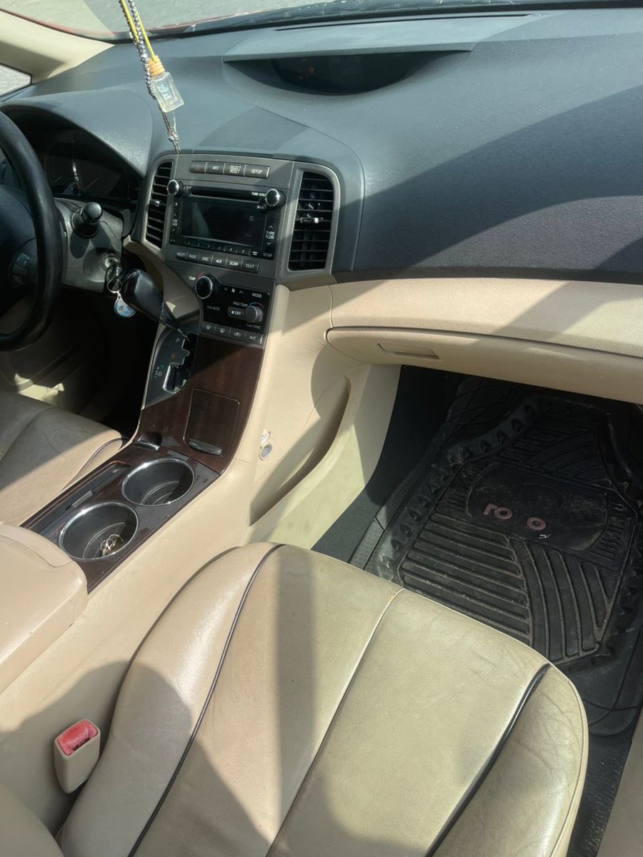 <a href="/Carsnationn/">Cars Nation</a> Distress sales‼️‼️1st body Registered 2012 Toyota Venza. 4WD edition. V6 powered. Pano roof. Powerbooth. Keystart. Untouched engine and gear. Ac cooling. (Conditions) buy and package front door to your taste) Absolutely buy and drive. 

Price: 9.8M
Location: Ikoyi