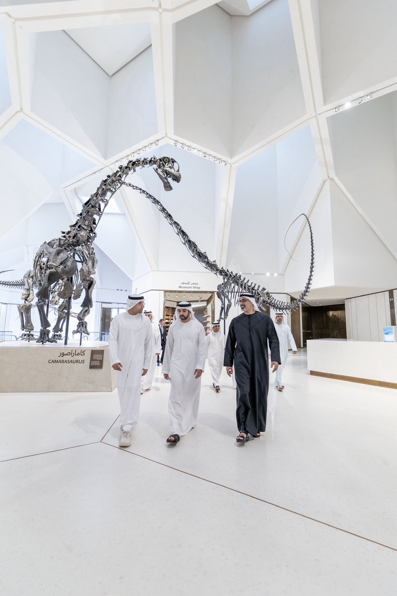 groupfazza's tweet image. خالد بن محمد بن زايد وحمدان بن محمد بن راشد يقومان بجولة في متحف التاريخ الطبيعي أبوظبي في المنطقة الثقافية في جزيرة السعديات.
