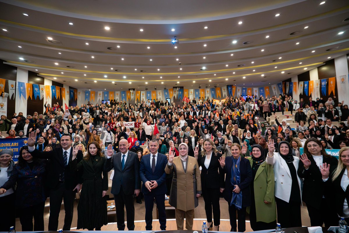 17.11.2025

🌺 Bu Senin Hikayen.... 

AK Parti KK Genel Başkanımız ve İstanbul Milletvekilimiz <a href="/tugbaisikercan/">Tuğba IŞIK ERCAN</a> ’ın katılımıyla,
 İl KK Başkanımız Özlem Karadayı’nın ev sahipliğinde, AK Parti Çanakkale İl Kadın Kolları Danışma toplantımızı yaptık 

#akkadınlarsahada