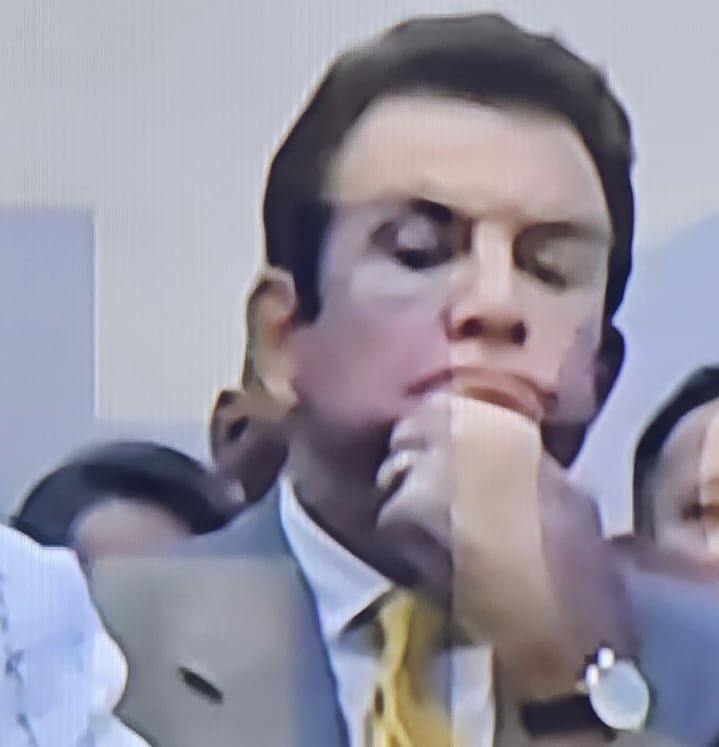 Como pierden la contienda electoral en territorio nacional, fueron a buscar victoria a Washington, pero ahí tampoco les fue bien.