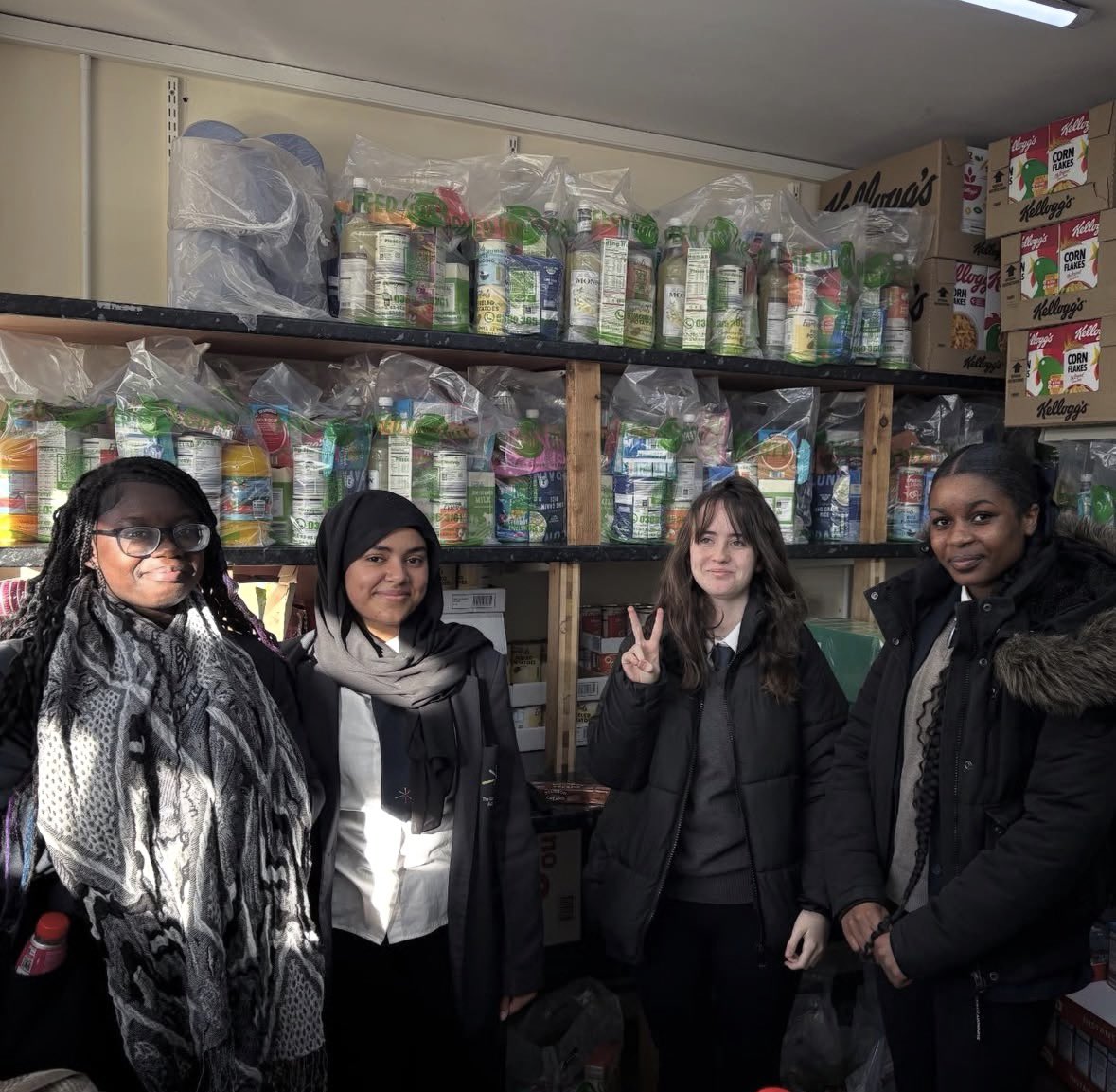 feedmycity_mcr's tweet image. Huge shout out to our lovely group of student volunteers who helped pack over dry bags for us, all ready for the coming week! Your energy and support make such a difference — thank you! 💚🙏

#feedmycity #mcrcommunity #mcrcharity #volunteers