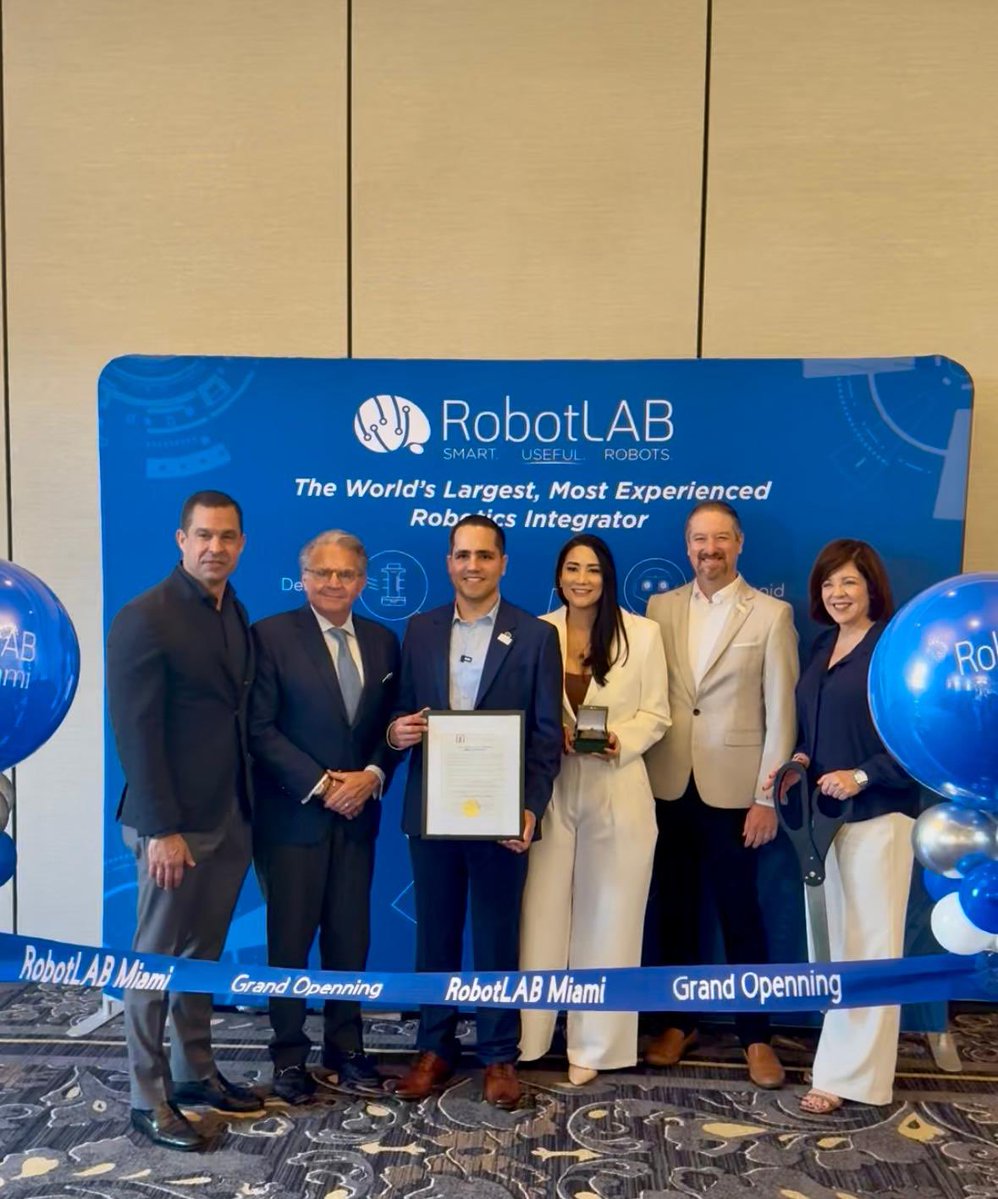 Vince_Lago's tweet image. Had a blast exploring RobotLab&apos;s smart tech! Their interactive robots can facilitate small and large businesses in our community. From restaurants to assisted living facilities, these technologies are becoming more accessible.
Proud to see innovation taking root in our city!