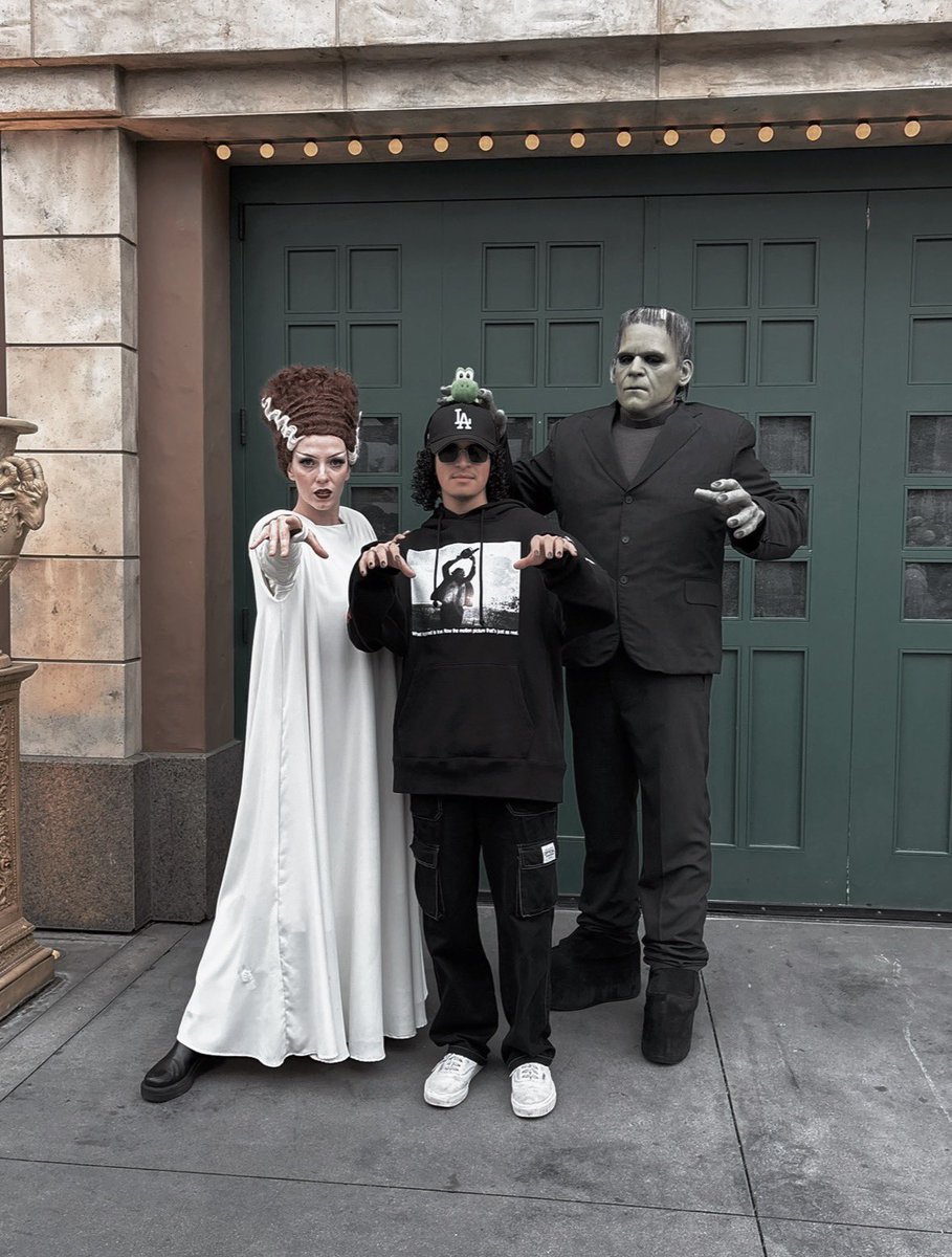 DatTrak's tweet image. about done for releases this year ending it off with last months album but what do you guys want first for 2026? a showcase, original, remix? 
let me know🔪