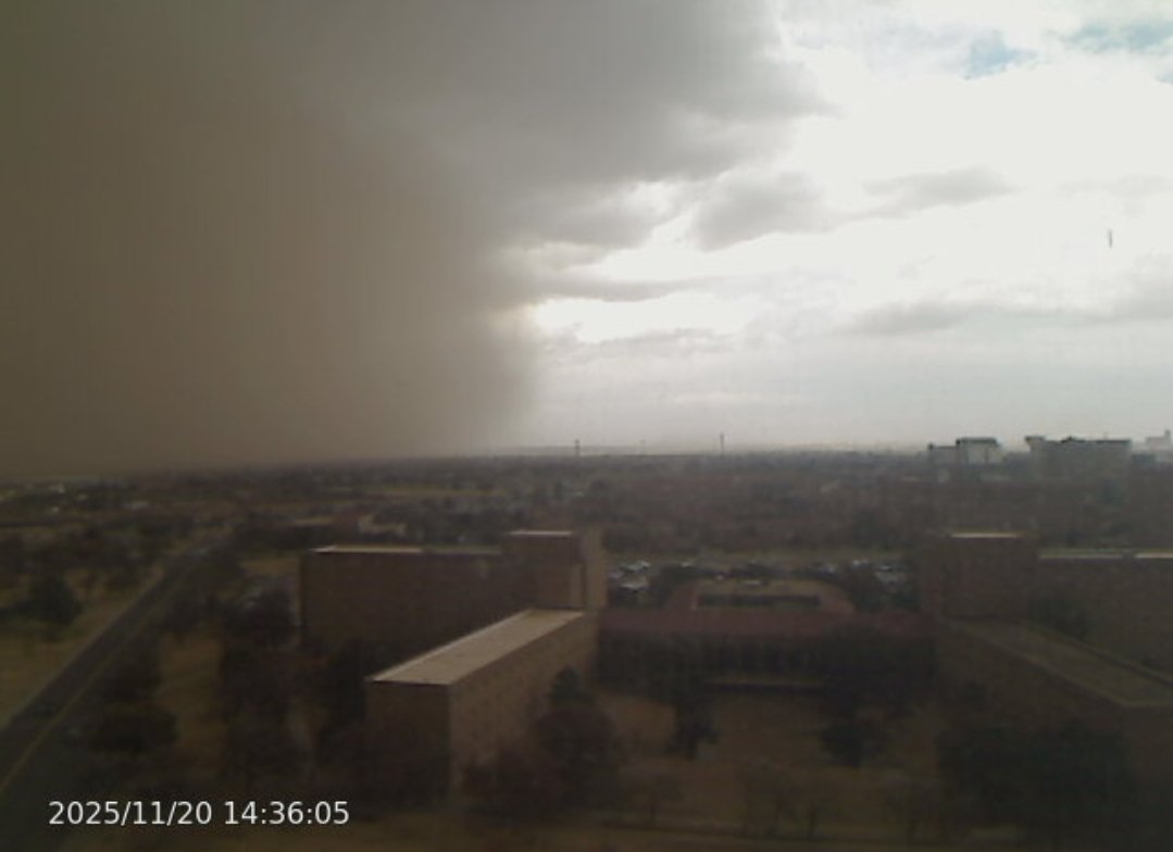 michaelwx6's tweet image. Massive Haboob is now moving into the city of #Lubbock TX, shelter indoors!