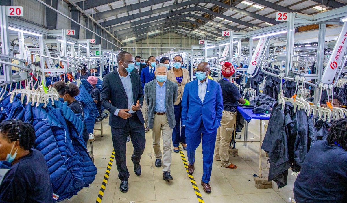 RTB_Rwanda's tweet image. This afternoon, a World Bank delegation led by Mr. Qimiao Fan, Division Director For Kenya, Rwanda, Somalia and Uganda; and Sahr Kpundeh, Rwanda Country Manager, visited C&amp;amp;D Products Rwanda, a clothing company that trains and employs Rwandan youth in garment manufacturing through…