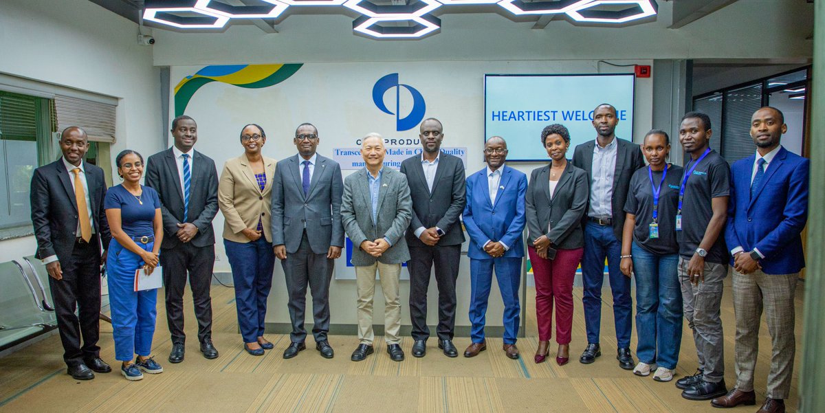 RTB_Rwanda's tweet image. This afternoon, a World Bank delegation led by Mr. Qimiao Fan, Division Director For Kenya, Rwanda, Somalia and Uganda; and Sahr Kpundeh, Rwanda Country Manager, visited C&amp;amp;D Products Rwanda, a clothing company that trains and employs Rwandan youth in garment manufacturing through…