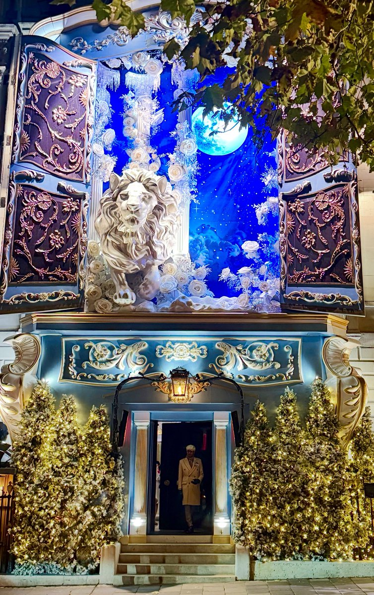 monty772011's tweet image. Mayfair, London, November 2025 #Annabels #Mayfair #London #Christmas