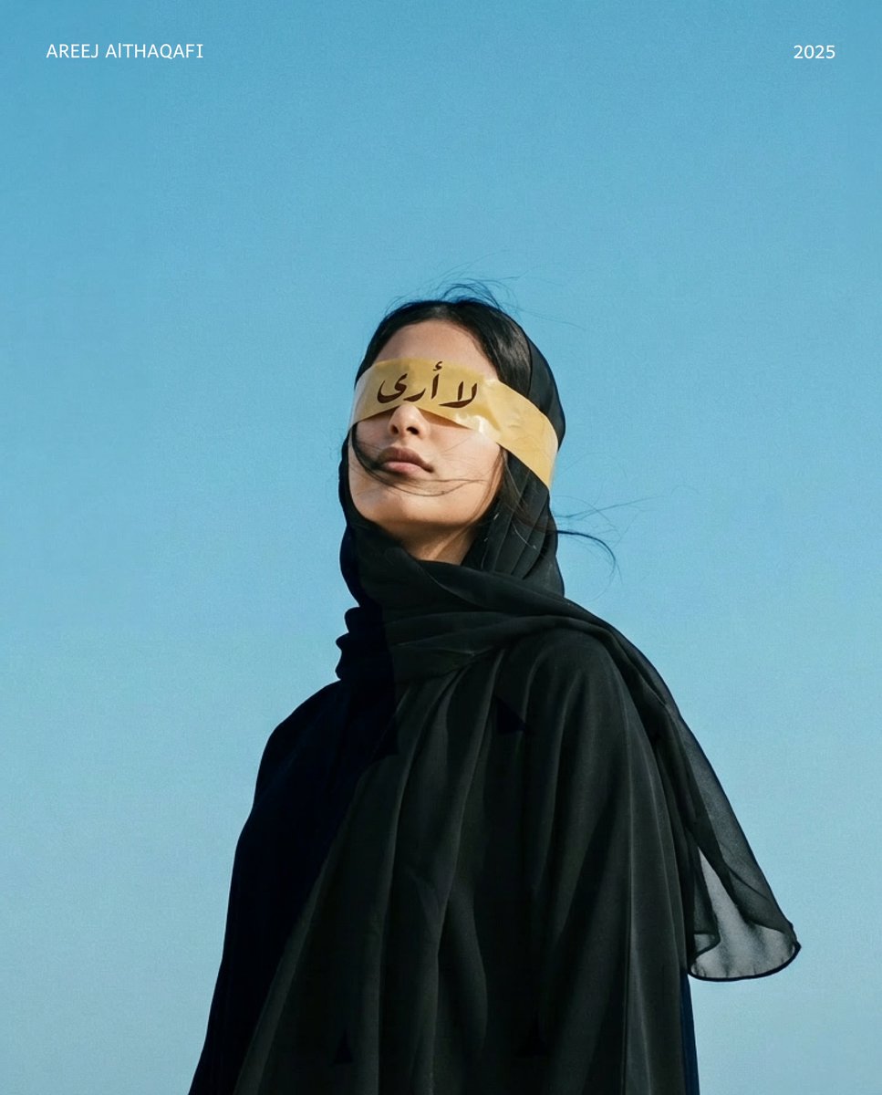 areej_design's tweet image. نموذج نانو بنانا 2 على منصة @higgsfield_ai  قادر يولّد النص العربي داخل الصورة بدقة واقعية 👌

بدون تشويه، بدون أخطاء، وبدون ما يخرب التكوين.
للي يصممون بوسترات وكفرات عربية… هذي أول مرة أشوف نموذج يفهم العربية بهالشكل 🔥

ولايفوتكم Higgsfield تعطيك توليد غير محدود لنموذج Nano…