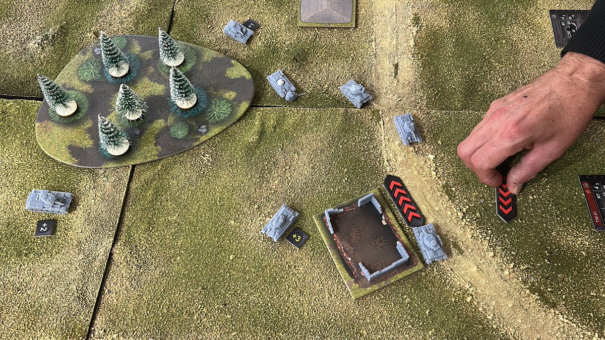 Mele en Kulakova mientras el KV1 se acerca tras el bosque.
#PanzerKampf 
#Batalladores25