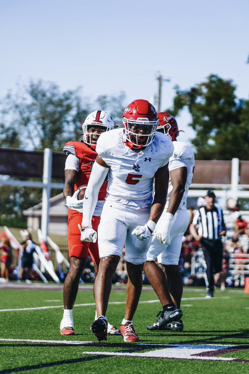 ‼️JUCO HIGHLIGHTS‼️
6’ 200
SS / Nickel
December Grad
2 Years of eligibility 
tape- hudl.com/v/2QQJ7K
<a href="/JUCOFFrenzy/">JUCO Football Frenzy</a> <a href="/JuCoFootballACE/">JuCo Football Forer</a> <a href="/TherealMarcJay/">Coach Jonassaint</a> <a href="/Blakesfilmroom/">Blake Bourg</a> <a href="/JGonzalesJr10/">Julio Gonzales Jr.</a>