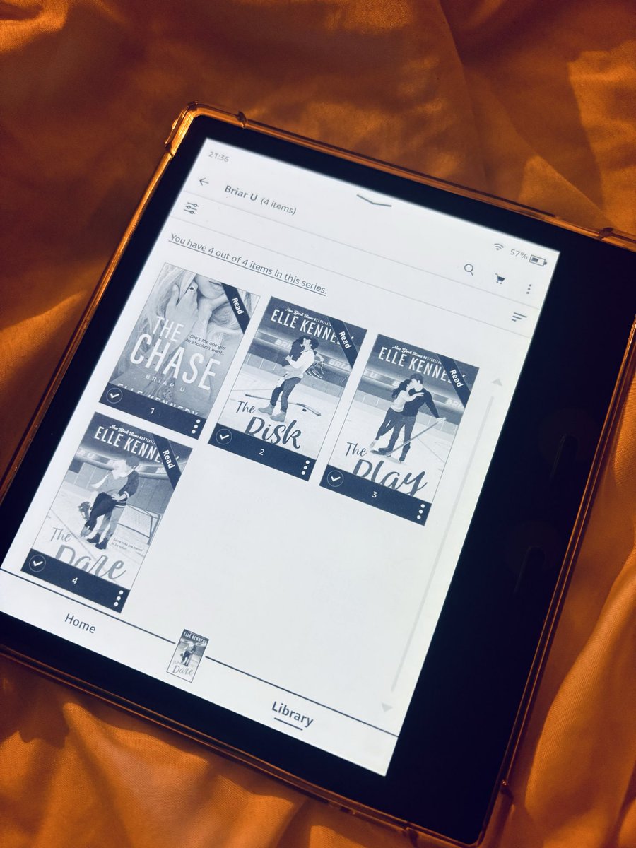 Ninjaacaitz's tweet image. If you like Hockey Romance, I totally reccomend the Off Campus series and the spin-off Briar U by Elle Kennedy! Finally finished both, and had a great time! 🏒🩷

I think my overall fave would have to be The Deal! ✨ 

#ellekennedy #books #kindle #hockey #romance