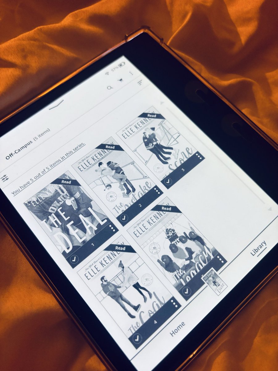 Ninjaacaitz's tweet image. If you like Hockey Romance, I totally reccomend the Off Campus series and the spin-off Briar U by Elle Kennedy! Finally finished both, and had a great time! 🏒🩷

I think my overall fave would have to be The Deal! ✨ 

#ellekennedy #books #kindle #hockey #romance