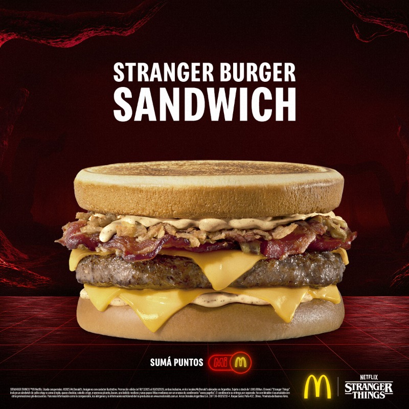 McDonalds_Ar's tweet photo. En los 80s, tendrías que esperar horas en una fila para ser el primero en probar el nuevo Menú Stranger Things. Por suerte, ¡ahora solo tenés que descargar nuestra App y registrarte para saciar esas ganas extrañas de Mc! ¿Qué esperás? https://t.co/2BLYT6EYXw