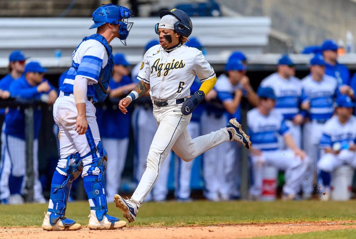 #agtg Blessed to receive my 3rd division 1 offer from North Carolina A&amp;T (CAA) #aggiepride <a href="/BenHallbsb16/">Ben Hall</a>