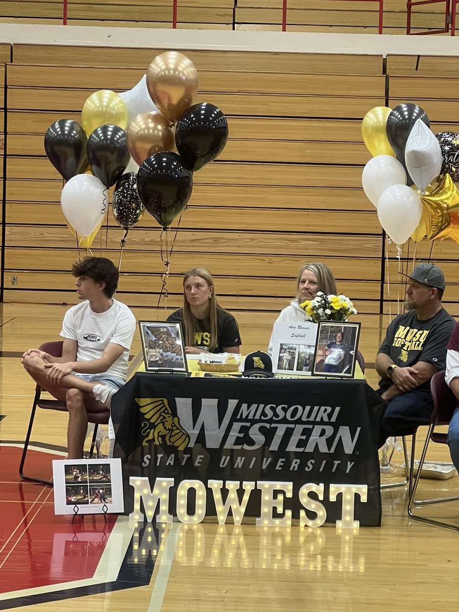 ON Softball tweet media