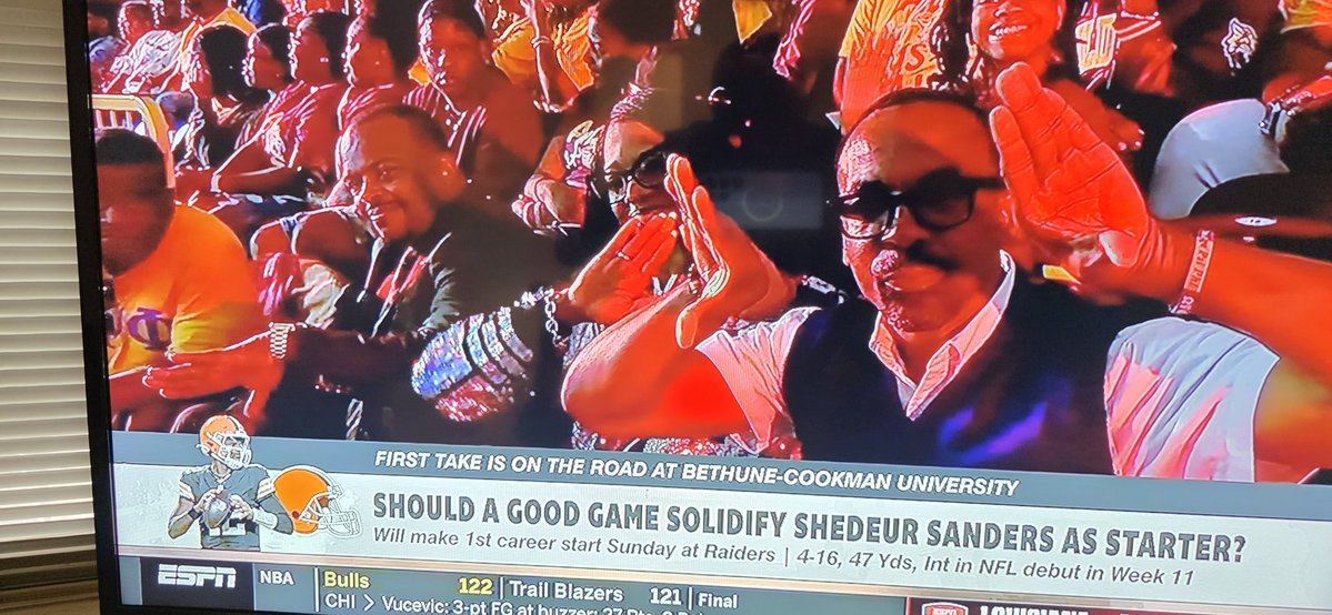 gogetit28866745's tweet image. Happy Thursday🪸🪸🪸!!!
“If you think you are too small to make a DIFFERENCE, try sleeping with a mosquito.”
~Dalai Lama
#difference
#PayItForward 
#gogetit 
@gogetit28866745