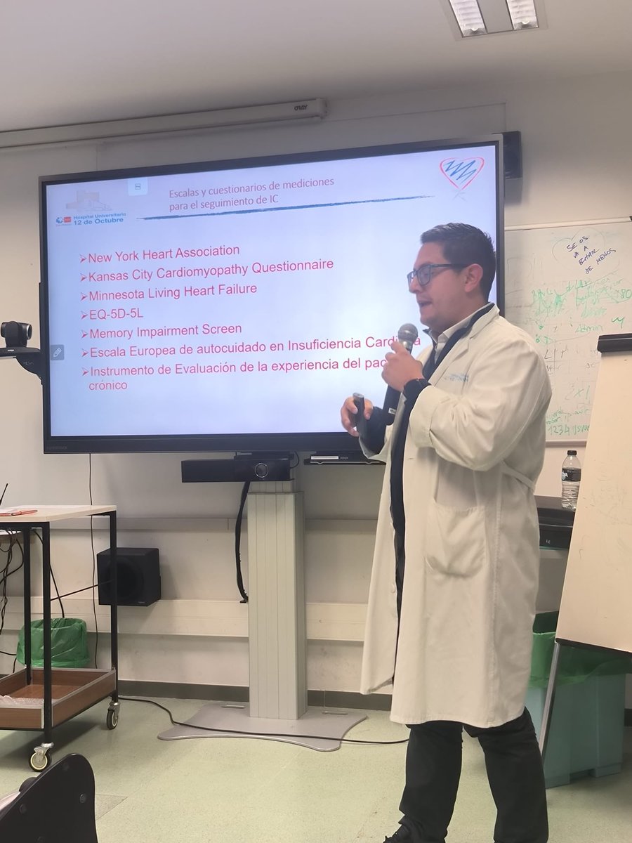 JavierdeJuan1's tweet image. Hoy nueva sesión de nuestro curso PRISMA-AP aprendiendo a diagnosticar la IC con @andreasevero_ y Sonia Rivas. Desde la exploración física al ECG, biomarcadores, el reto de la IC (también en preservada y ATTR)… así como test y escalas en IC con Daniel Rincón.