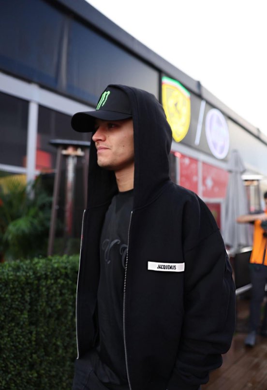 l4ndonorriz's tweet image. 📍 Las Vegas 

Can you tell how I feel about media day?