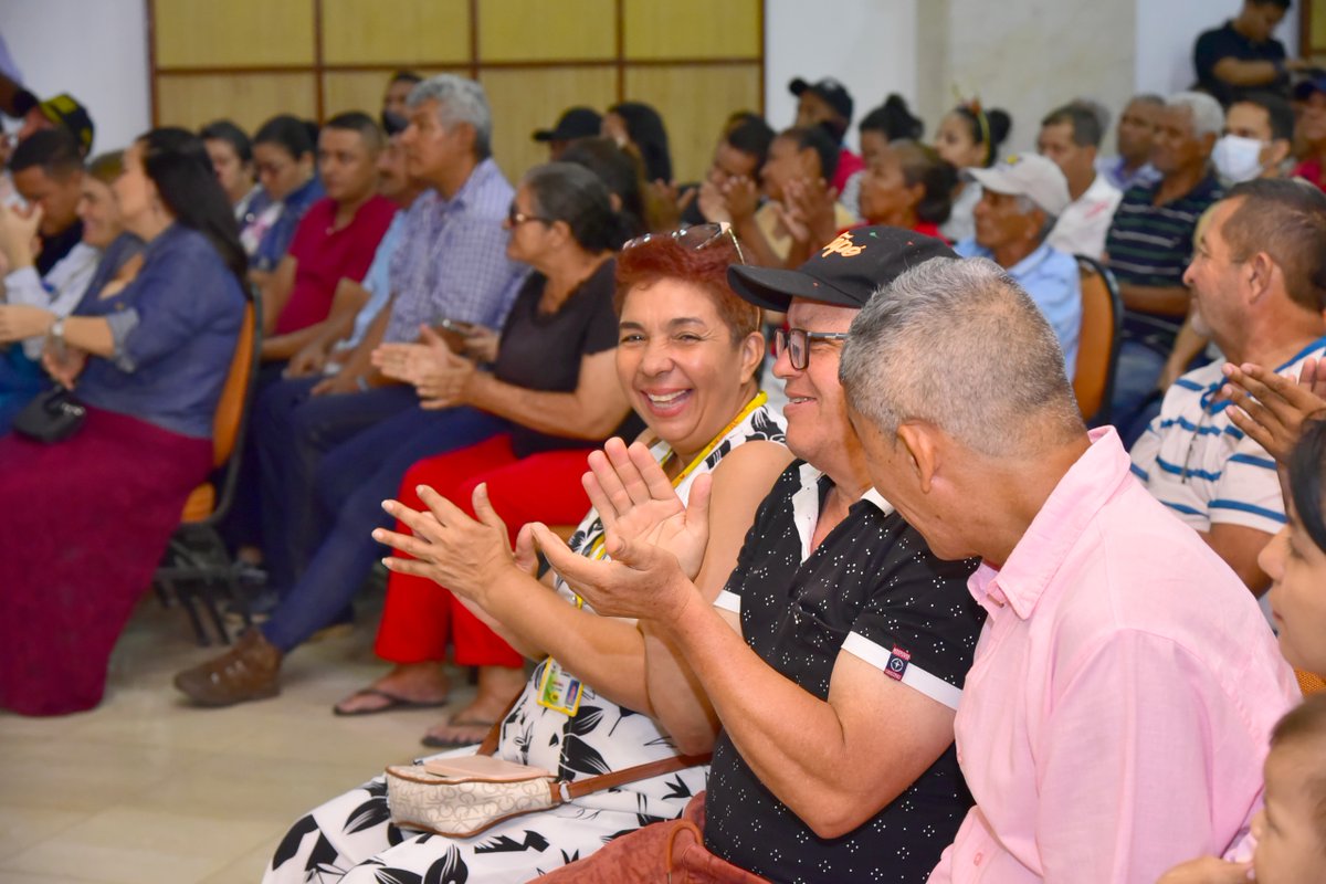 Alcaldía presentó diagnóstico para regular la informalidad en el centro de Valledupar
valledupar-cesar.gov.co/NuestraAlcaldi…