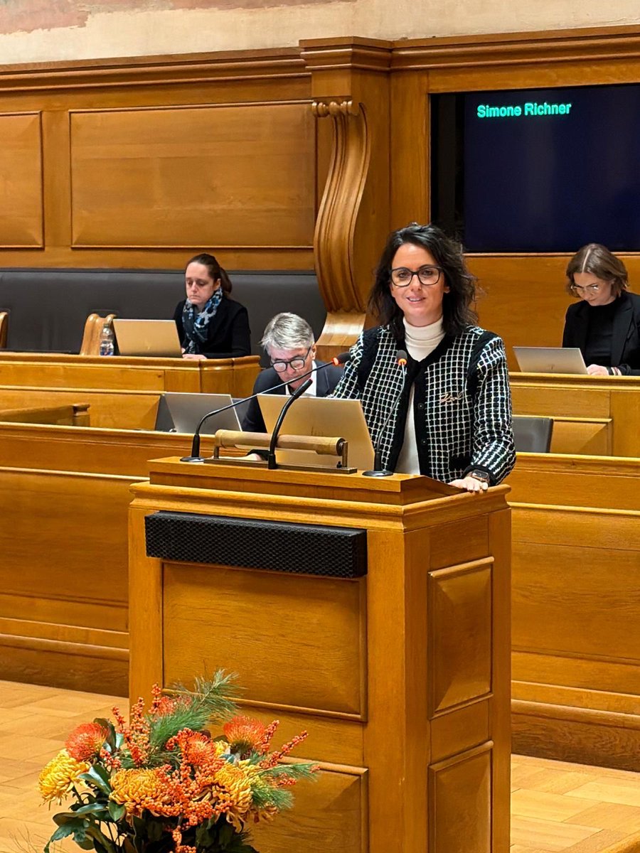 fdp_stadtbern's tweet image. Es braucht endlich einen Strategiewechsel, sagt @Simone_Richner. Die FDP lehnt die Verlängerung des Rahmenkredits für den Erwerb von Liegenschaften ab. Die bisherigen Massnahmen haben die Wohnungsknappheit in Bern nicht gelöst, sondern sogar verschärft. #Wohnungsbau #Bern