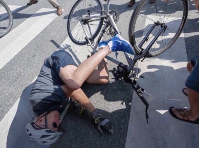 G6OgpDuW4AA0c_h?format=jpg&name=small