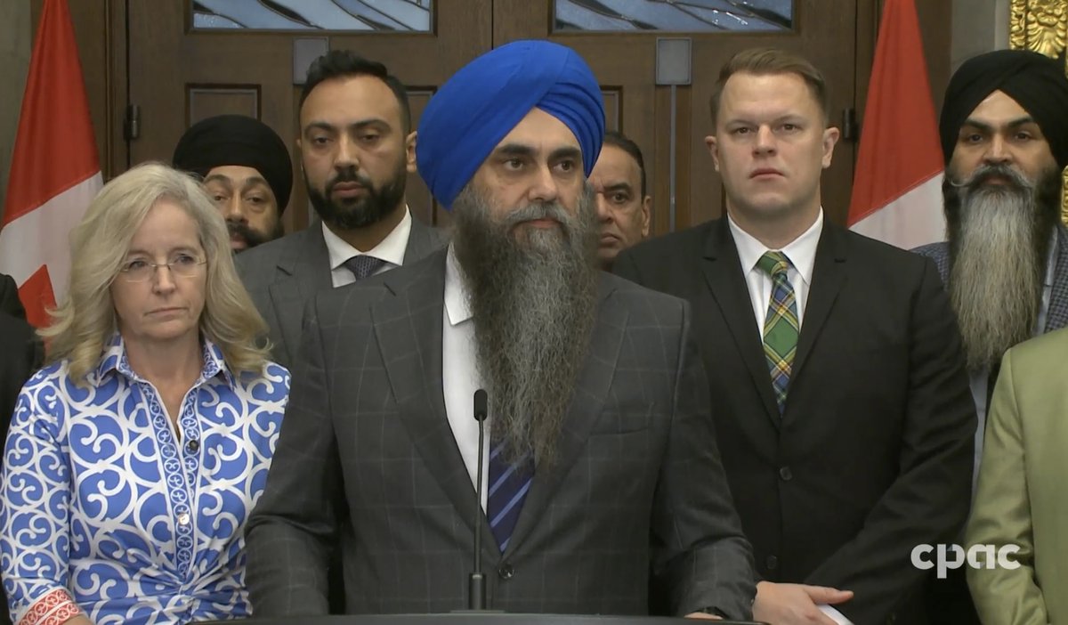 AmanpreetSGill's tweet image. I stood with my Conservative team and caucus members, MPs @FrankCaputoKTN and @TimUppal to address rising extortion and crime.  Crime is spreading, and weak Liberal laws put Canadians at risk. 

We’re fighting for stronger laws and safer communities. #cdnpoli #toughoncrime #cpc
