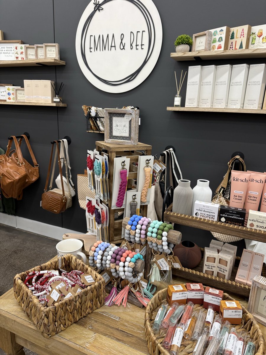 EmmaandBeeCo's tweet photo. We’re ready!  Columbus, Painted Tree opening day is this Saturday, November 22nd.  Open daily from 10am-8pm.  Check us out in space A17!  #boutique #ohio #Columbus #lewiscenter #worthington #dublin #christmasshopping #shopsmall #supportlocal https://t.co/jg1dGUR1Lm