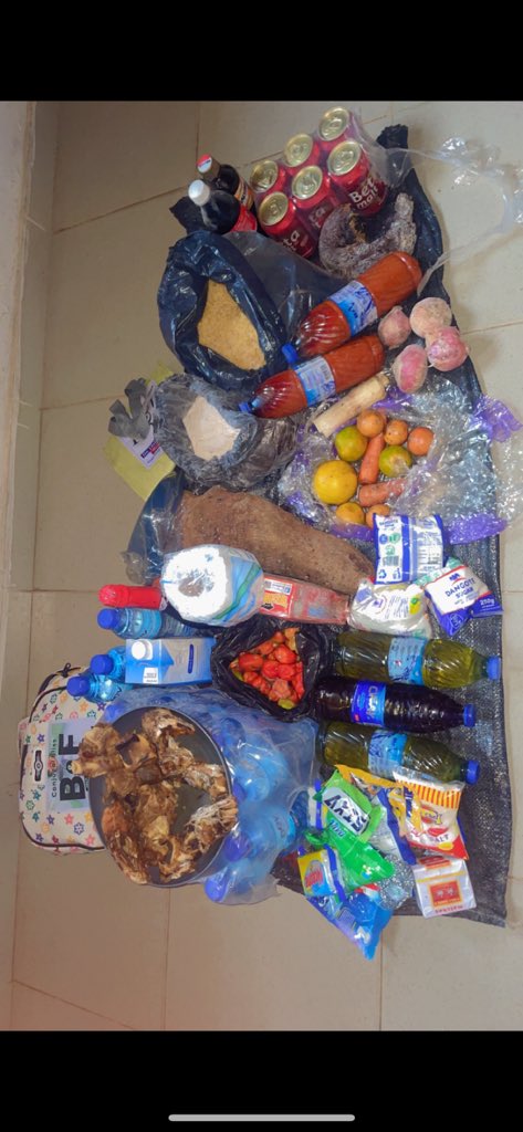 Bidemi1566's tweet photo. I wasn’t the Bride.😹
I was just the Bride’s Friend.😹

The packages I got from my friend’s in absence wedding that I attended in January. 🩷

I attended as the only friend and her virtual videographer and photographer

Her mom shared everything brought from the In-laws side and gave me these. 🩷

I love Ibadan people Fr.❤️