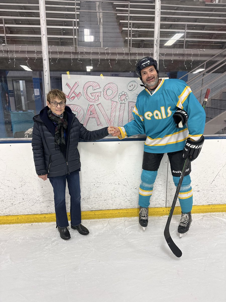 oaktownseals's tweet photo. the Oakland Seals fan-base’s love affair with David continues! bring a poster to our next game and maybe YOU too could win the coveted #saucyplayoftheday from @greenbellyfoods! https://t.co/kbdxJND4jq