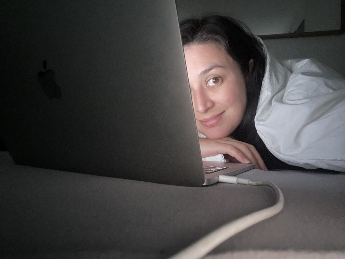 hhthacker's tweet image. paris trip before vs after public speaking