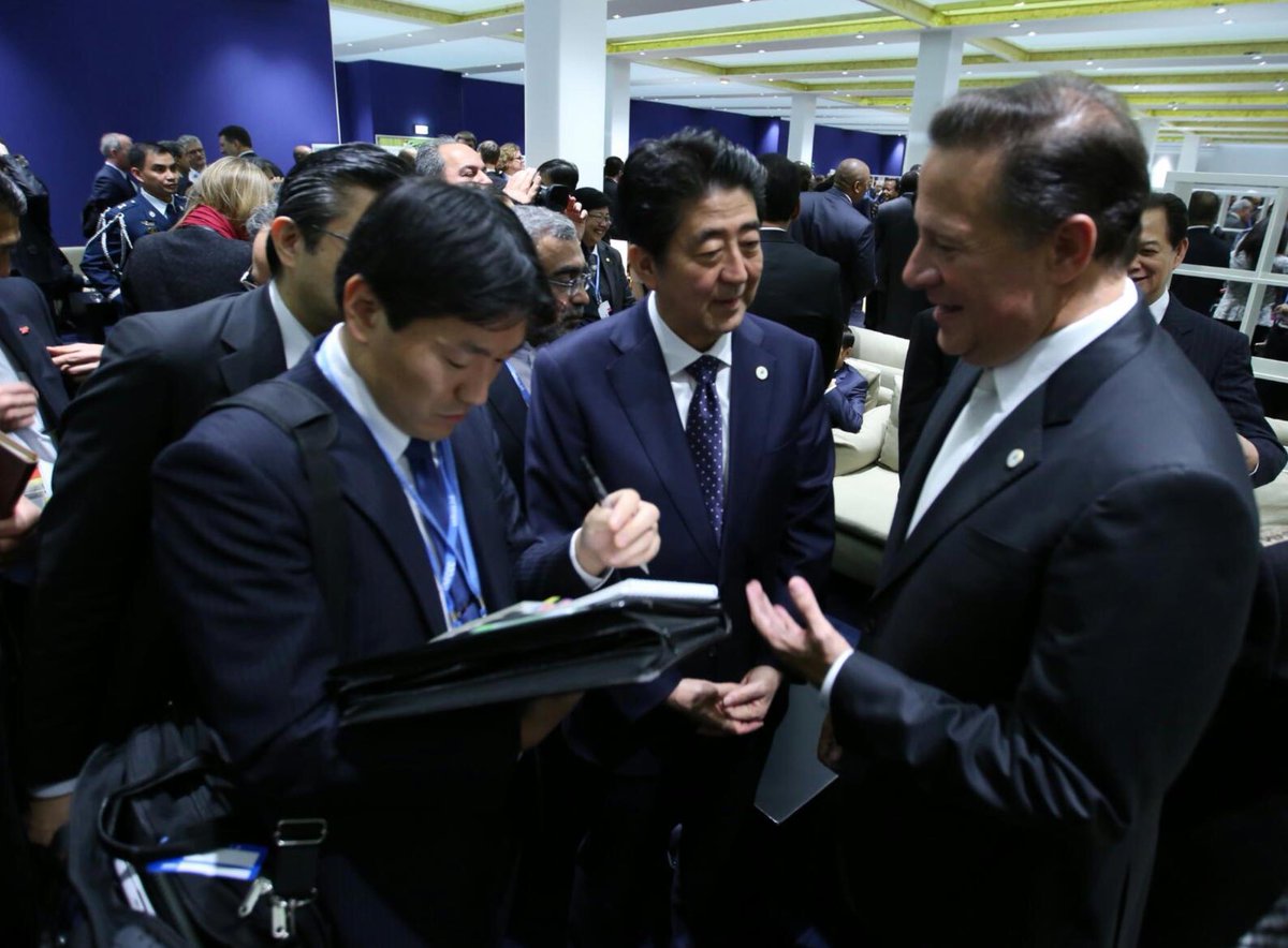 Shinzo Abe, Primer Ministro de Japón (qepd) fue un gran amigo de Panamá, en este encuentro durante la cumbre de cambio climático en Paris en Noviembre de 2015 nos confirmó el préstamo de tres mil millones a 30 años para hacer la línea tres del Metro que pronto será una realidad