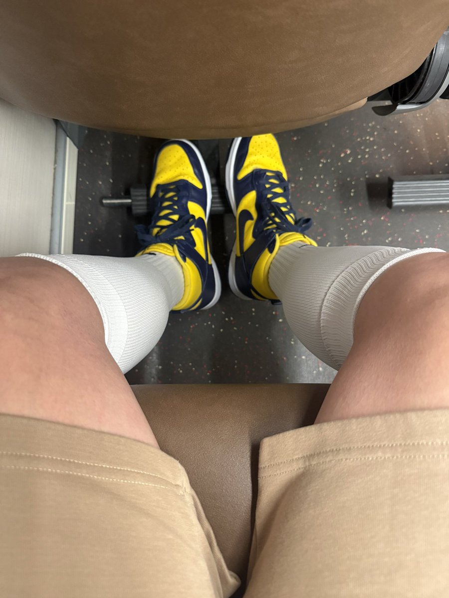 And here I go, on my way, 
Everything will be okay

#白襪 #長襪 #足球襪 #白襪控 #長襪控