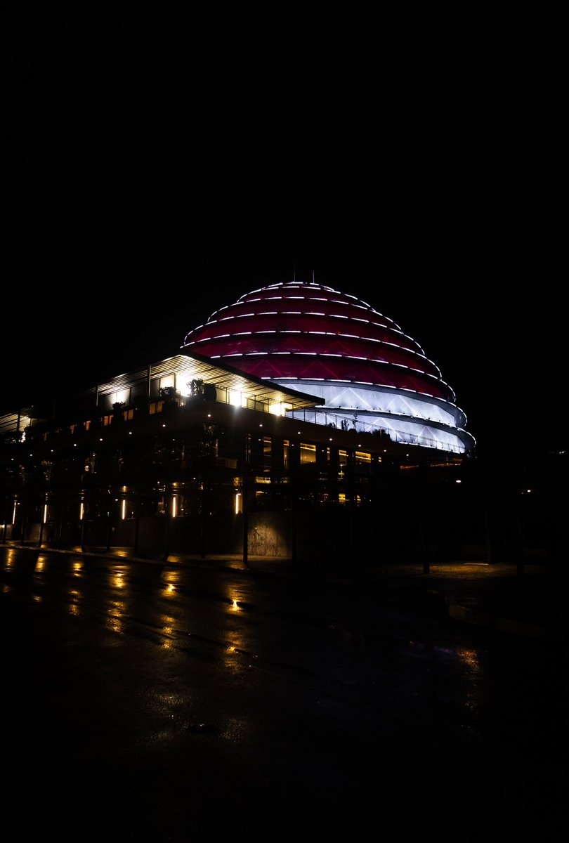 RadissonKigali's tweet image. The Kigali Convention Centre dome shines in the colors of the Qatar flag tonight, in honor of His Highness Sheikh Tamim bin Hamad Al Thani, Emir of the State of Qatar, during his two-day Official Visit to Rwanda. 🇶🇦✨

#KigaliConventionCentre #RadissonBluKigali #RadissonHotels