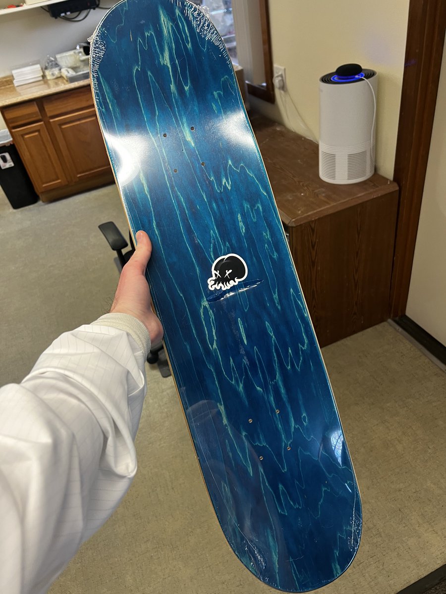 MetaDuni's tweet image. (my) new @quirkiesnft INX board is FIRE 🔥

blessed to be surrounded by such amazing people in this space - @_jeremy_two was willing to drive a few hours to get this board in my hands 

when are we doing a PNW Quirkie meetup 👀