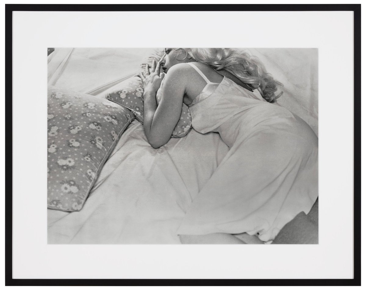 JKLFA's tweet photo. #CindySherman Film Still #52, 1979 sold for $420K @ChristiesInc on 11/20/25, despite being reprinted in Oct 2025 by Cindy Sherman Legacy Project &amp; retitled as Film Still #52 A. The Christie’s catalog did NOT disclose the impression was a reprint mounted on Dibond. https://t.co/2s8Secucd7
