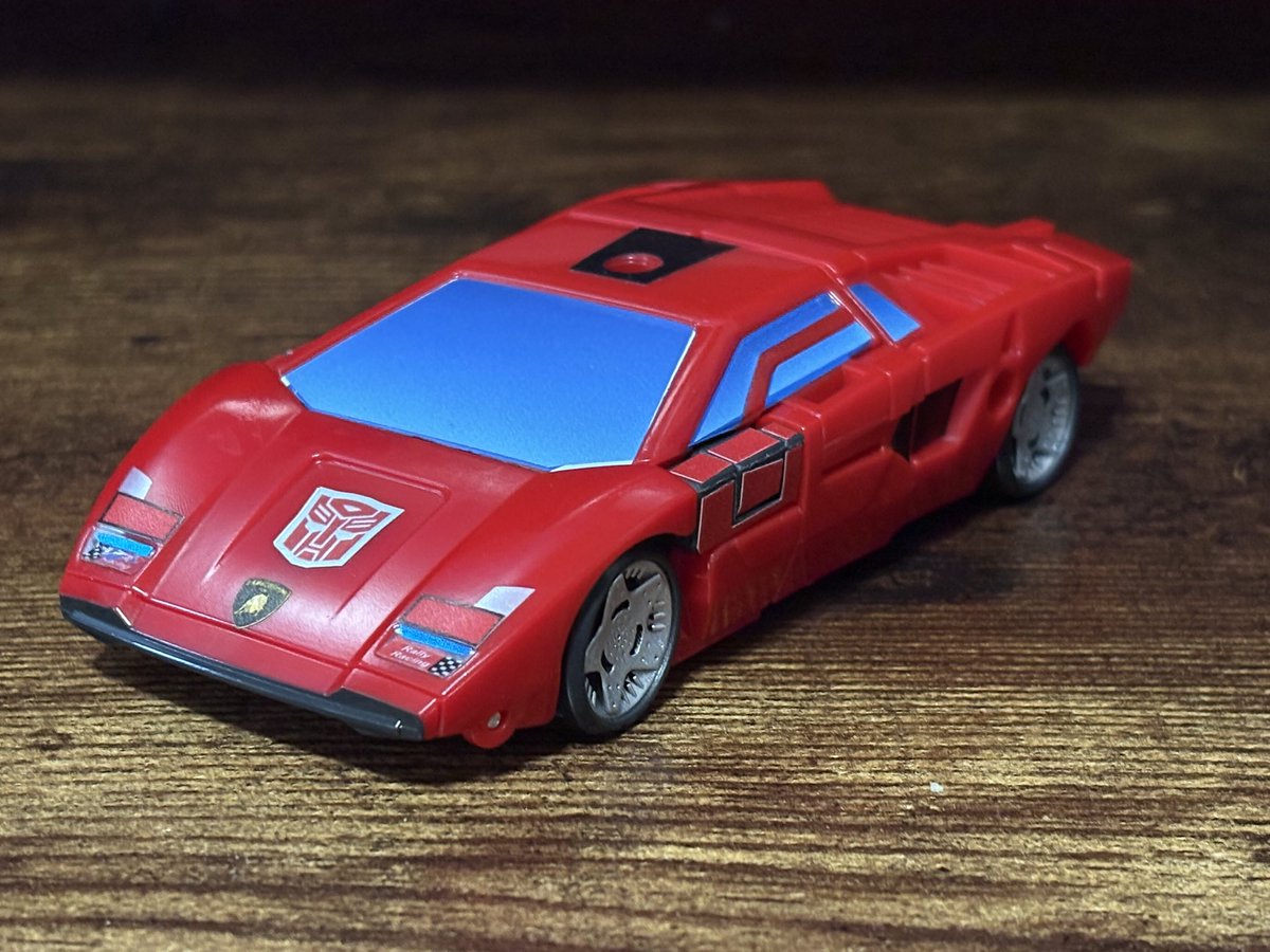 RubySoupy3D's tweet image. So guess who bought a toy hax set for my sideswipe (left old right new)