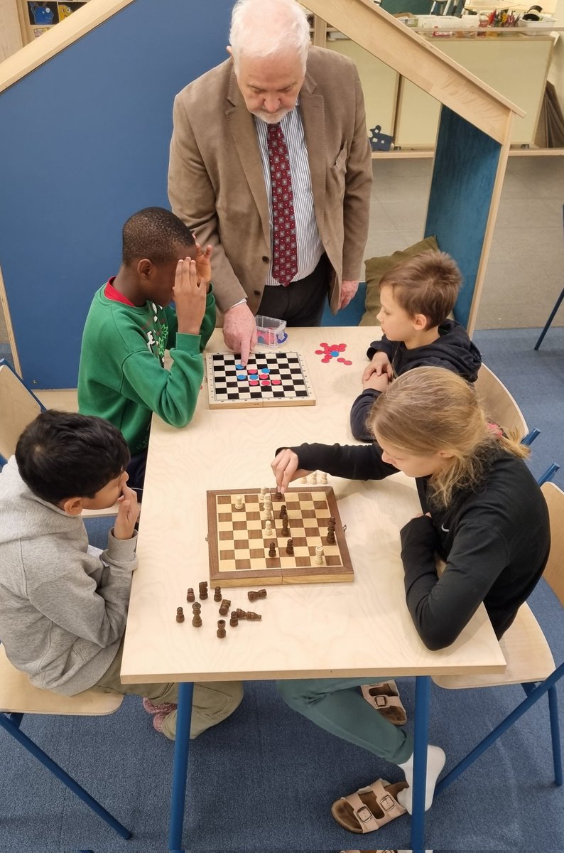 ChessPlus's tweet image. Strategy games &amp;amp; chess in parallel. This is the way forward. @ECUonline