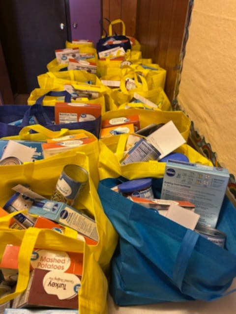 RepMaryGonzalez's tweet image. Our office was proud to partner with PepsiCo and the Knights of Columbus to help provide the Clint Food Pantry turkeys this holiday season. Thank you to everyone who helped make this initiative successful. Community means taking care of each other and giving what we can. #txlege