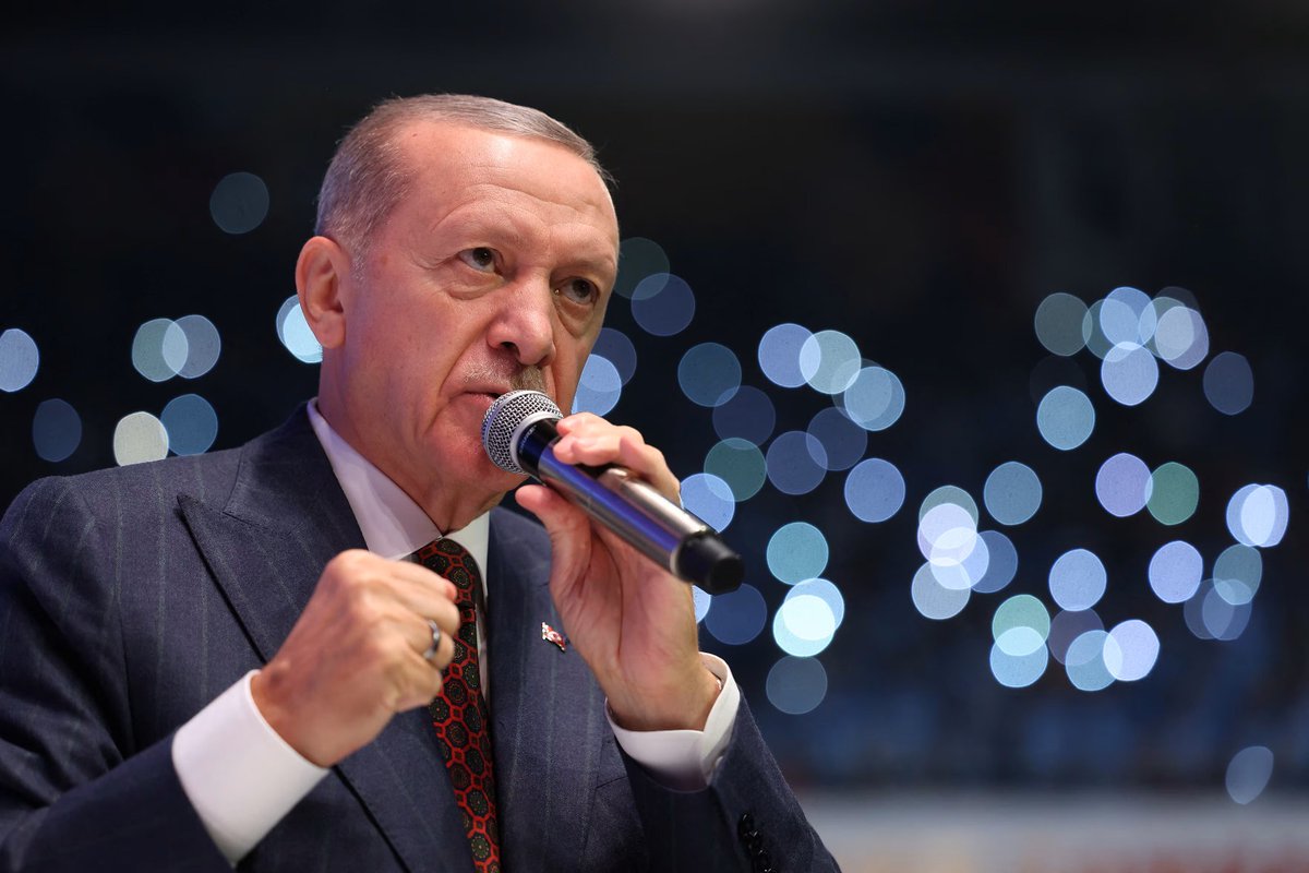 Alexkennedy310's tweet image. 🇹🇷 ERDOĞAN GOES HARDLINE: “NO CONCESSIONS” ON GENDER-NEUTRALITY OR LGBT RIGHTS

Turkey’s president just doubled down on culture-war politics, vowing to crack down on what he calls “gender-neutrality impositions” and LGBT movements - framing it as a defense of national identity,…