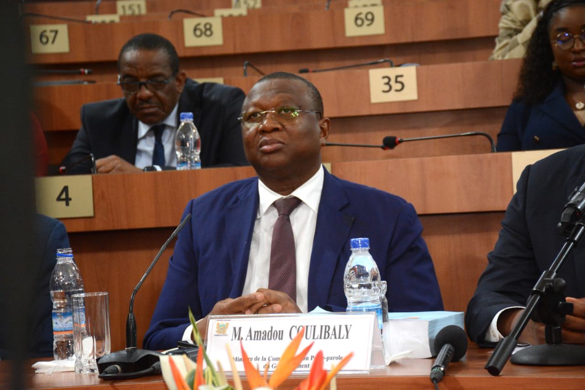 MINCOM_CI's tweet image. La CAEF de l’Assemblée nationale a adopté à la majorité le budget 2026 du Ministère de la Communication, présenté par le Ministre Amadou Coulibaly. Le budget est arrêté à 39,8 milliards FCFA après échanges avec les députés.
#CommunicationCI #Budget2026 #MICOM