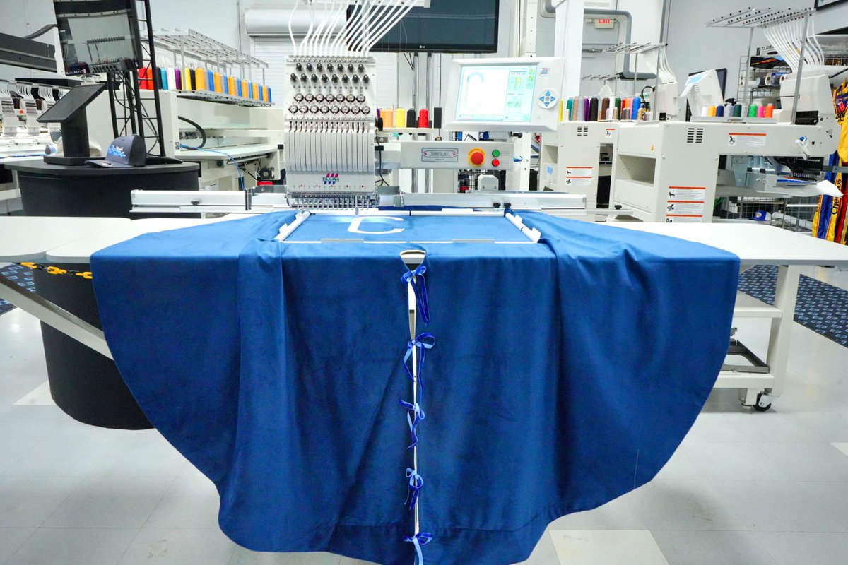 hirschsolutions's tweet image. Large embroidery items? No problem! 
  
-550×1,200mm frame (with X-extension Unit)
-picker-less, auto thread trimming device
-advanced control panel
  
Learn more: hsi.us/tmbp2-xc
  
#CustomEmbroidery #EmbroideryMachine #Christmas #EmbroideryDesigns #Tajima #TajimaTMBP2XC