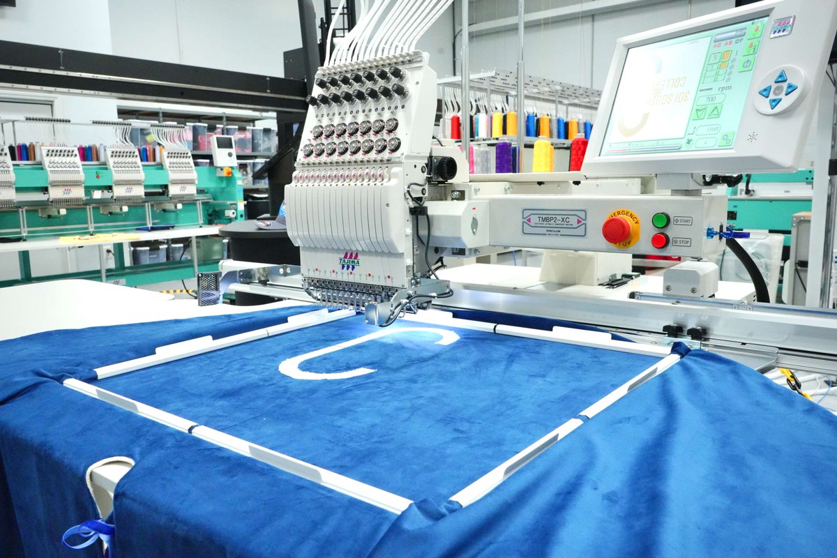 hirschsolutions's tweet image. Large embroidery items? No problem! 
  
-550×1,200mm frame (with X-extension Unit)
-picker-less, auto thread trimming device
-advanced control panel
  
Learn more: hsi.us/tmbp2-xc
  
#CustomEmbroidery #EmbroideryMachine #Christmas #EmbroideryDesigns #Tajima #TajimaTMBP2XC