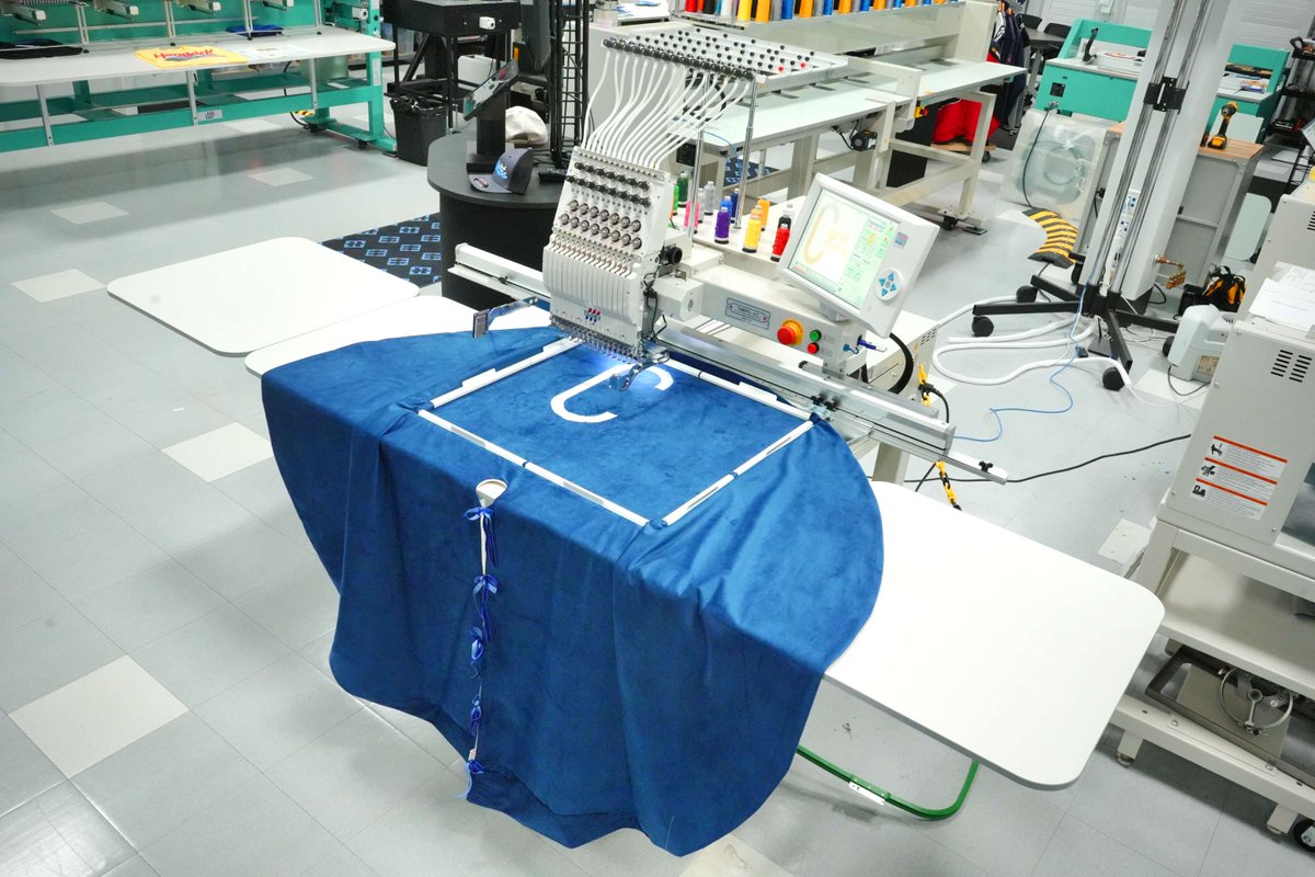 hirschsolutions's tweet image. Large embroidery items? No problem! 
  
-550×1,200mm frame (with X-extension Unit)
-picker-less, auto thread trimming device
-advanced control panel
  
Learn more: hsi.us/tmbp2-xc
  
#CustomEmbroidery #EmbroideryMachine #Christmas #EmbroideryDesigns #Tajima #TajimaTMBP2XC