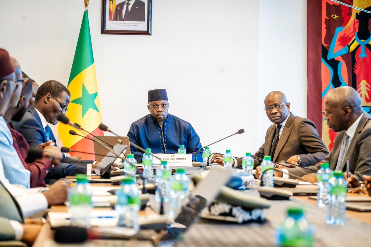 PrimatureSN's tweet image. #PrimatureSN Le Premier ministre @SonkoOfficiel a présidé ce jeudi au Building administratif, la réunion du Comité de mise en œuvre des mesures du Plan de redressement économique et social. Une rencontre qui a permis de constater les résultats probants qui permettront de mieux…