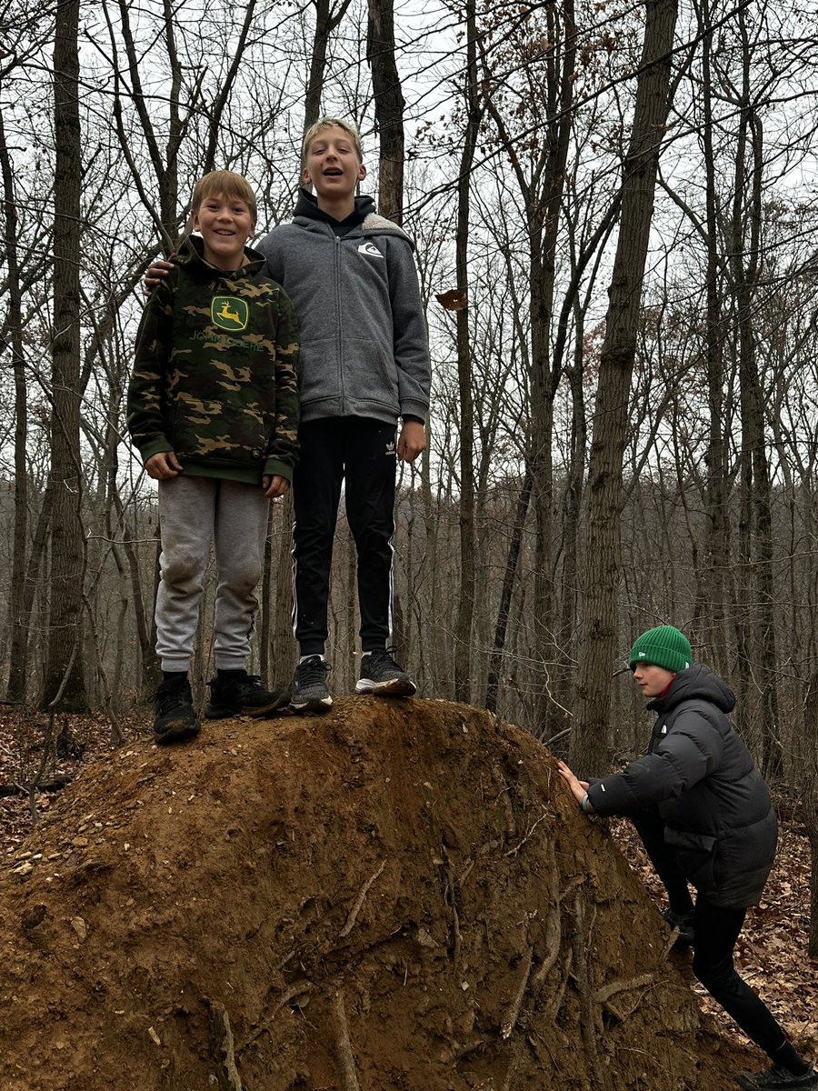 CCPS_ODS's tweet image. NCMS week 4: purple group had fun playing in the woods today during their impact hike. #ODSchangetheworld