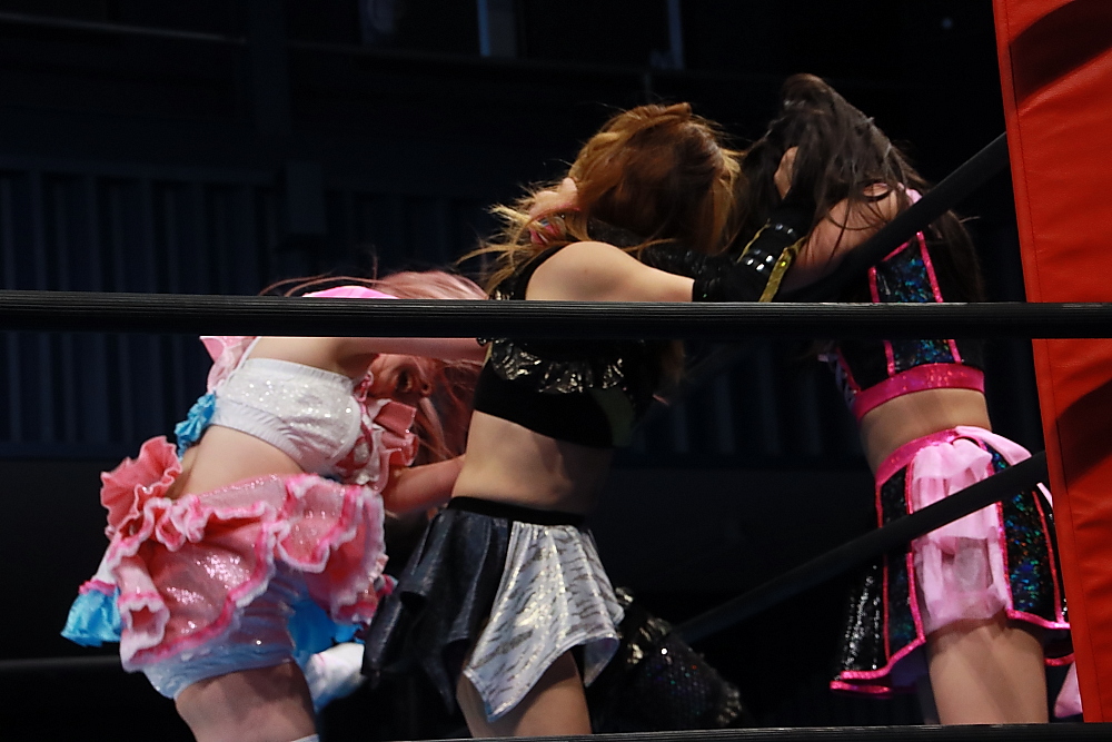 sathuki_99's tweet image. hot！Step！JUMP！
～hotシュシュ板橋大会～
2025年11月3日(月・祝)17時30分開始
#prhot

第3試合 タッグマッチ30分
#しのせ愛梨紗 ＆ #緋彩もえ
 vs
#薮下めぐみ ＆ #緋彩ませ