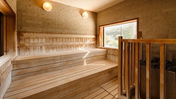 cobb_room's tweet image. まるで『温泉テーマパーク』な和歌山ホテル。

男女一緒に楽しめるサウナにジャグジー、プールと何でもあり。温泉では名湯『白浜温泉』を満喫できる。女性の浴場のシャワーヘッドはRefaなのも嬉しいポイント…一緒にサウナや温泉を楽しみたいカップルは保存必須。